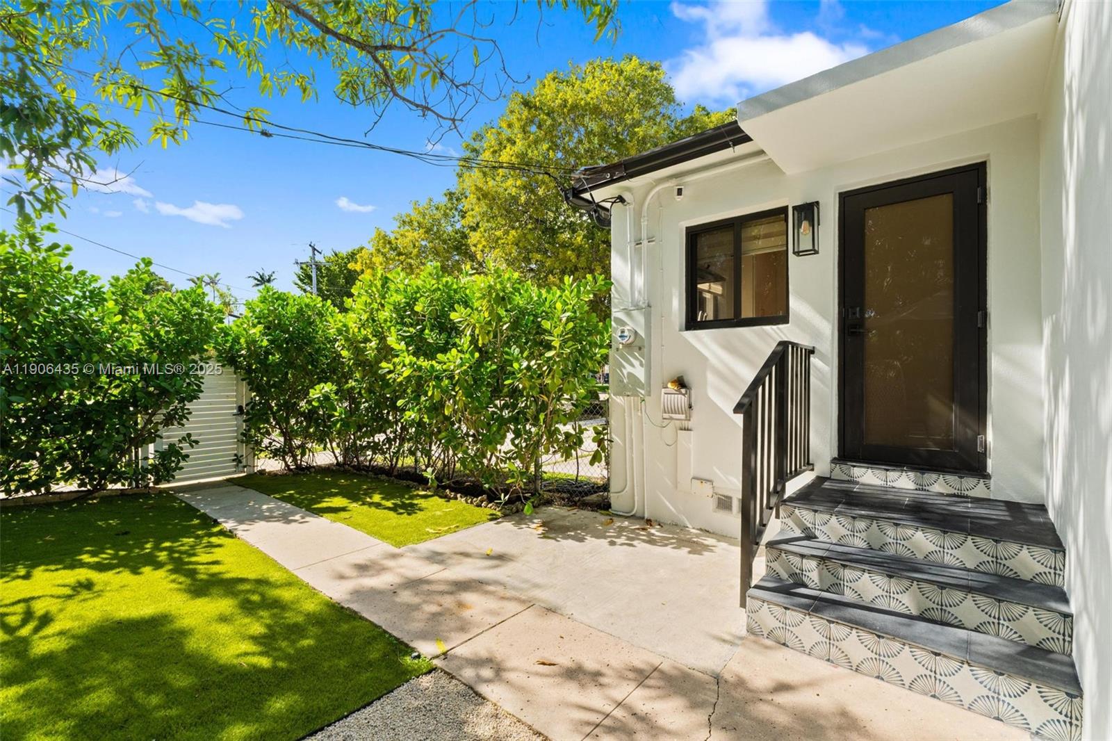 375 SW 32nd Rd Miami, FL 33129