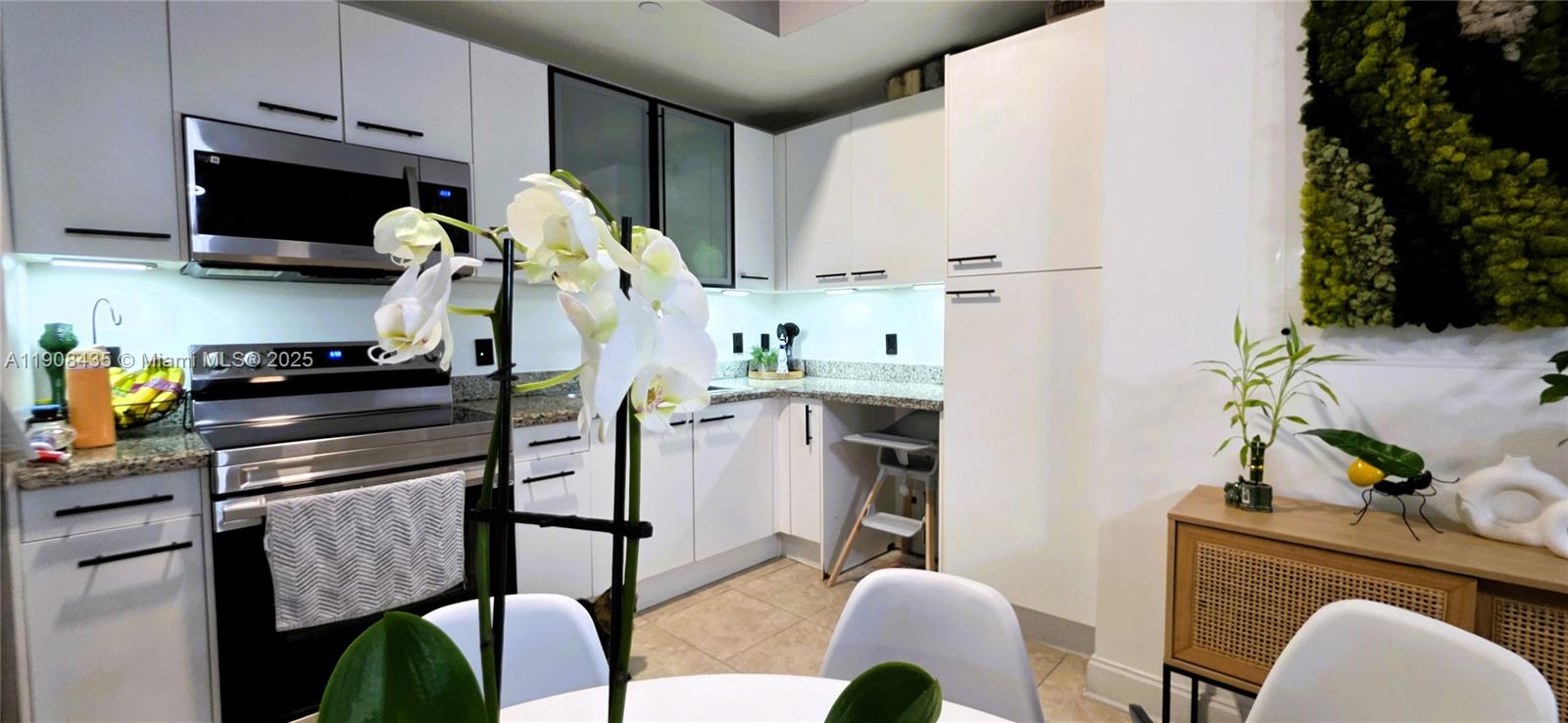 1350 NW 8th Ct #A1-6 Miami, FL 33136