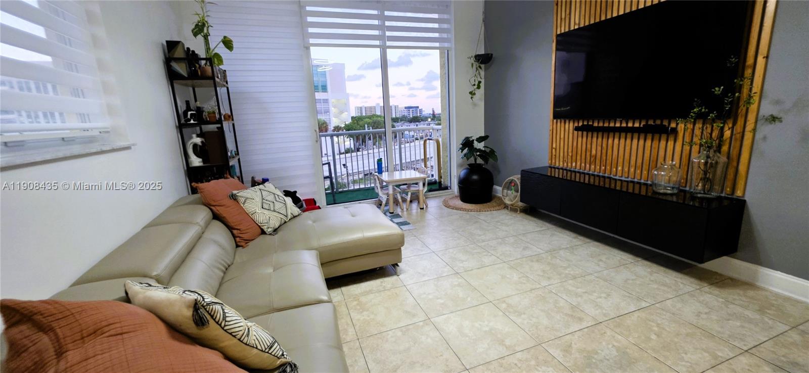 1350 NW 8th Ct #A1-6 Miami, FL 33136