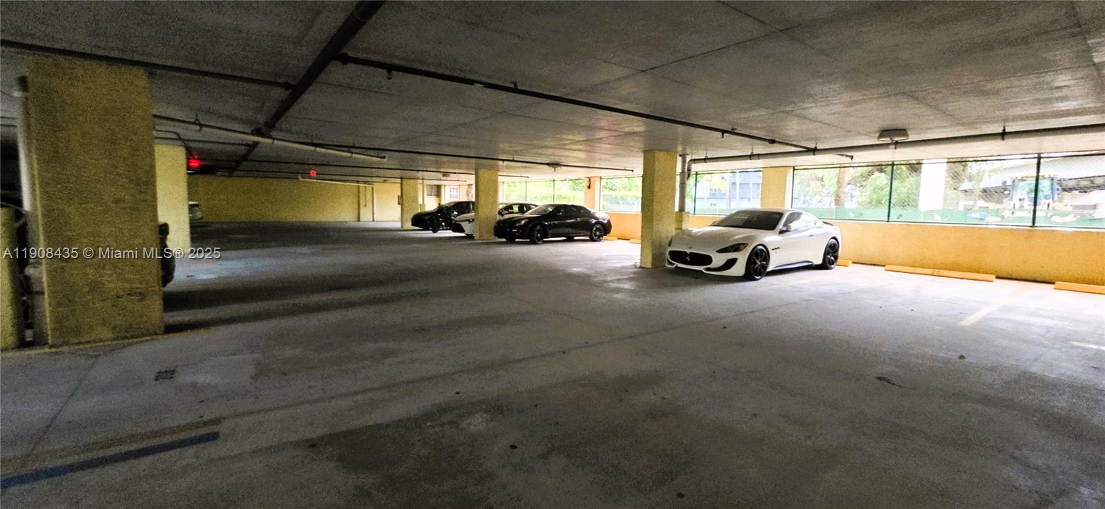 1350 NW 8th Ct #A1-6 Miami, FL 33136