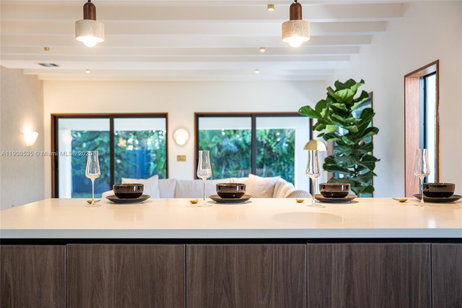 1244 SW 14th St Miami, FL 33145