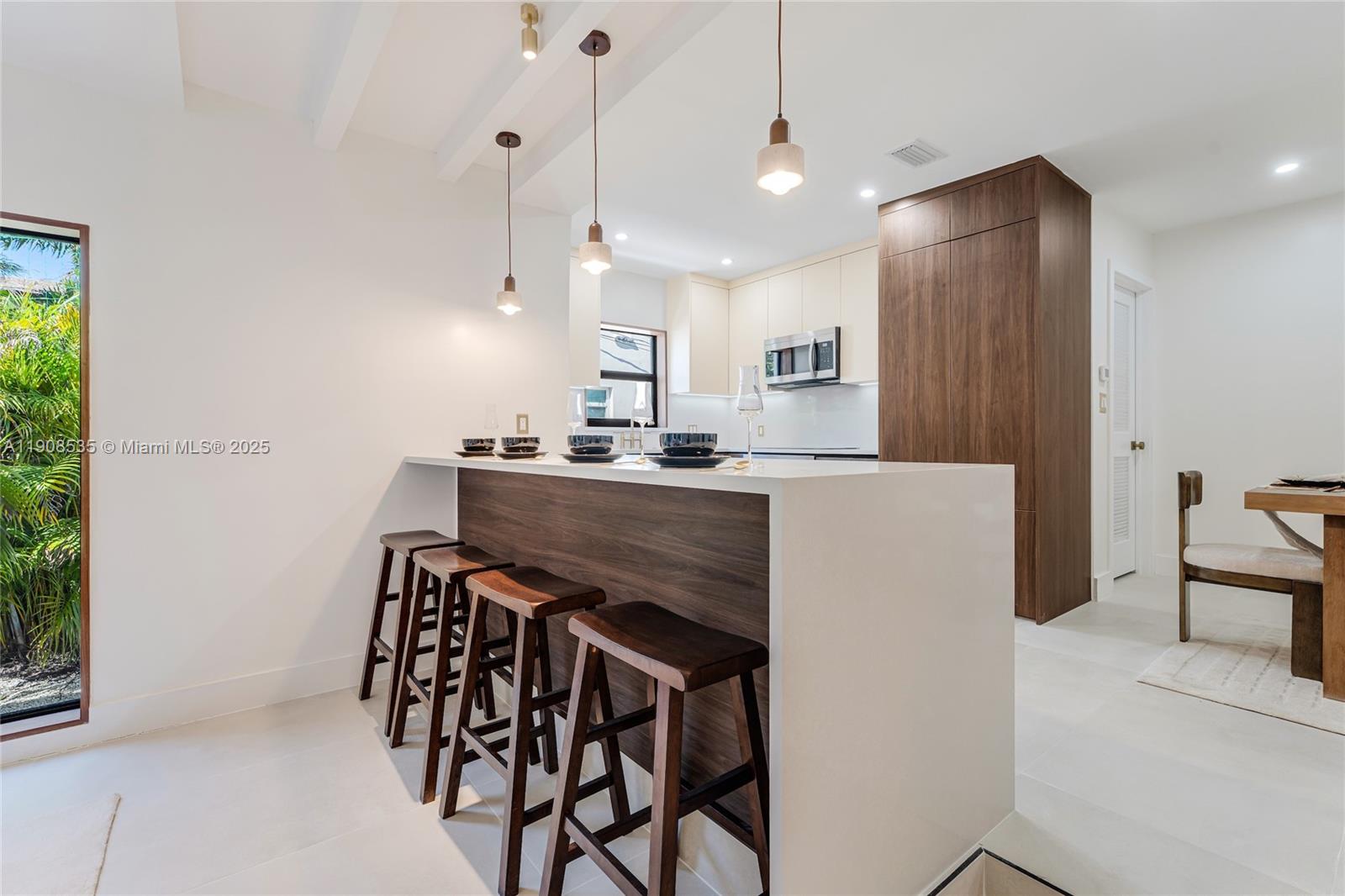 1244 SW 14th St Miami, FL 33145