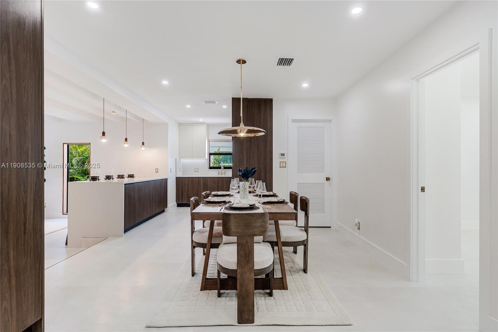 1244 SW 14th St Miami, FL 33145