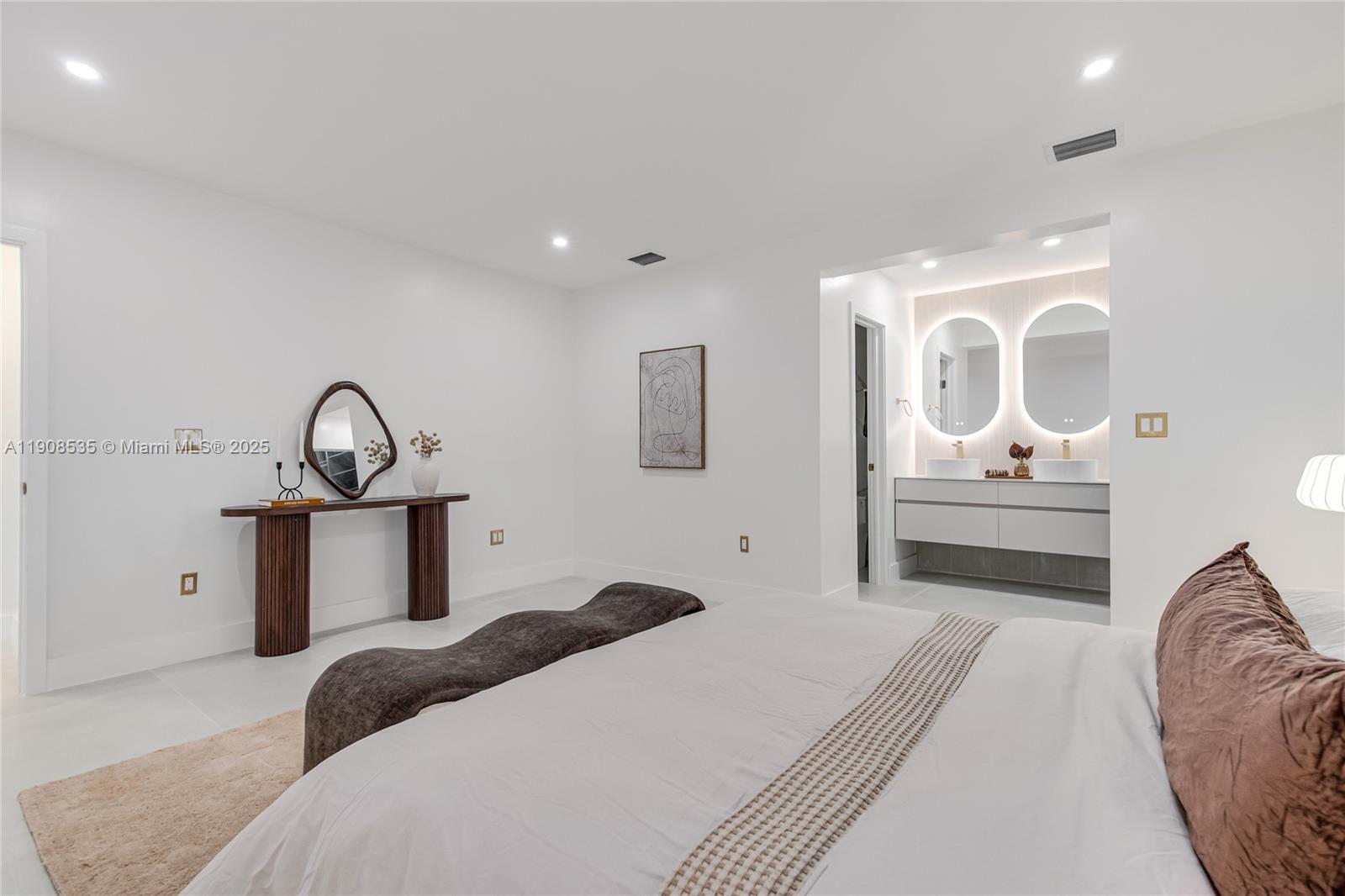 1244 SW 14th St Miami, FL 33145