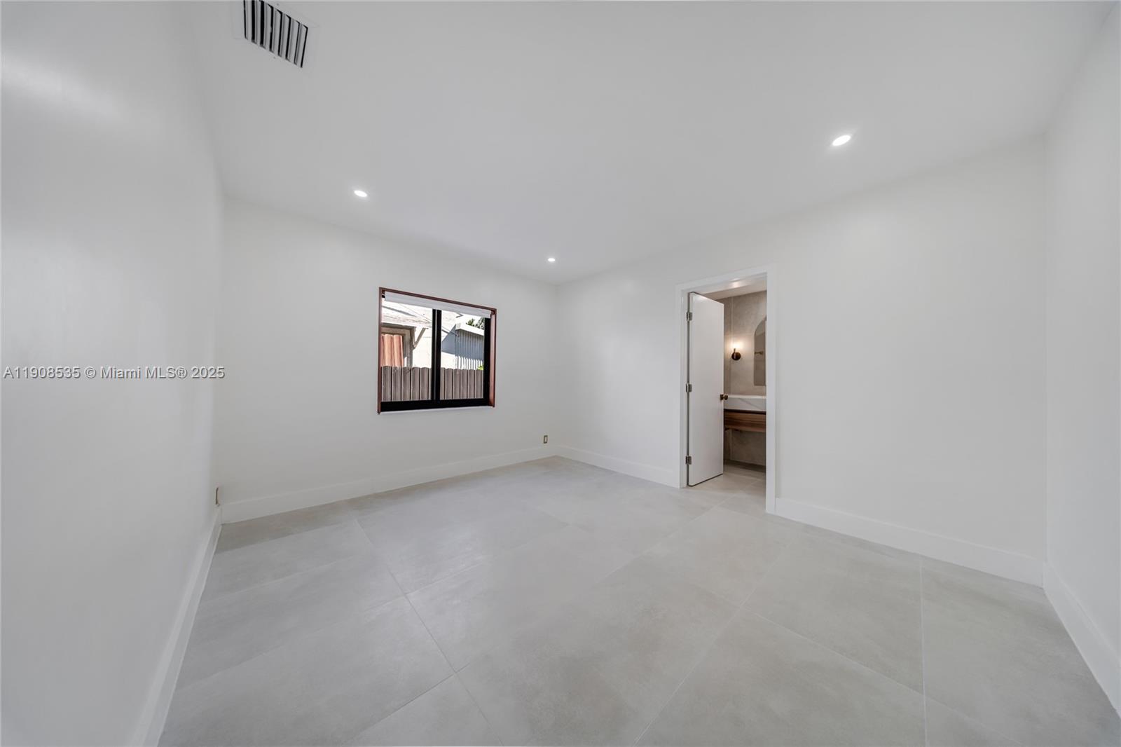 1244 SW 14th St Miami, FL 33145