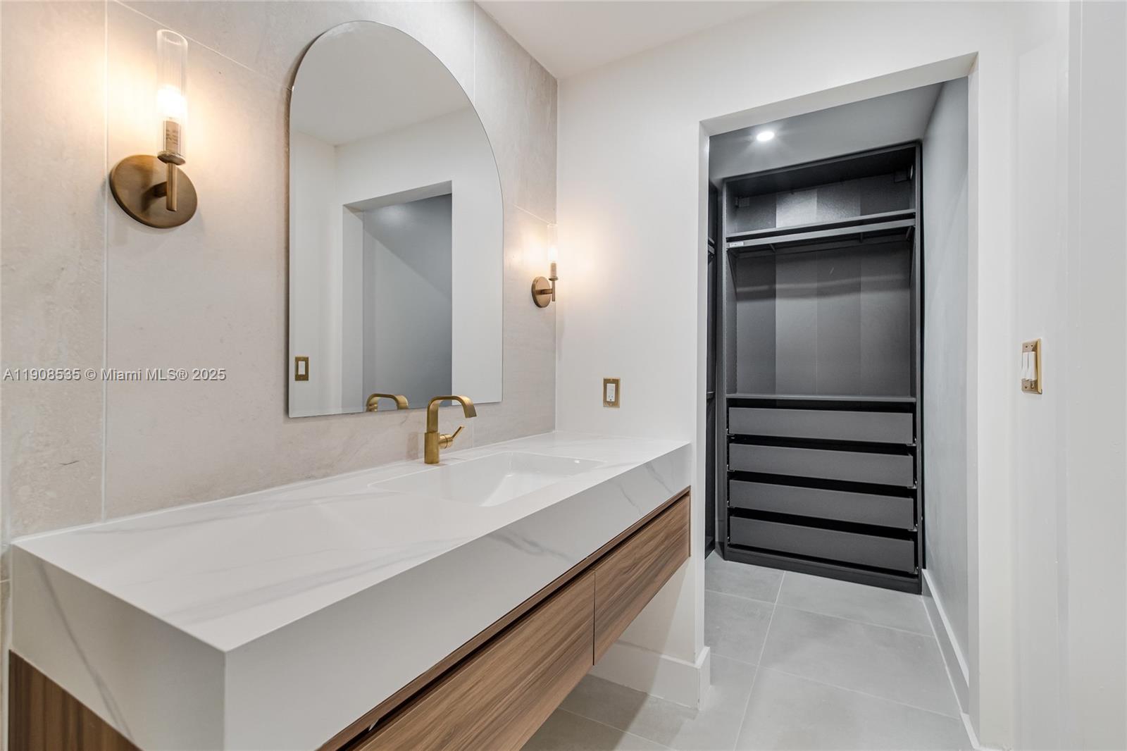 1244 SW 14th St Miami, FL 33145