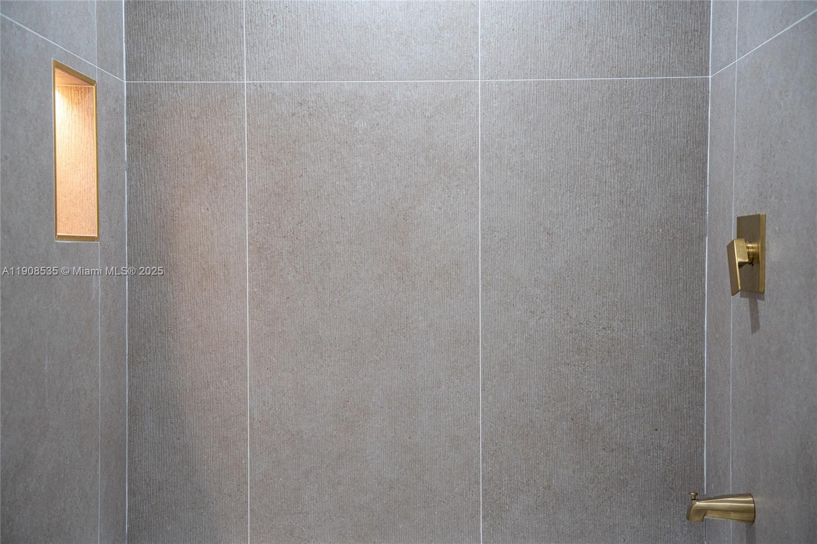 1244 SW 14th St Miami, FL 33145