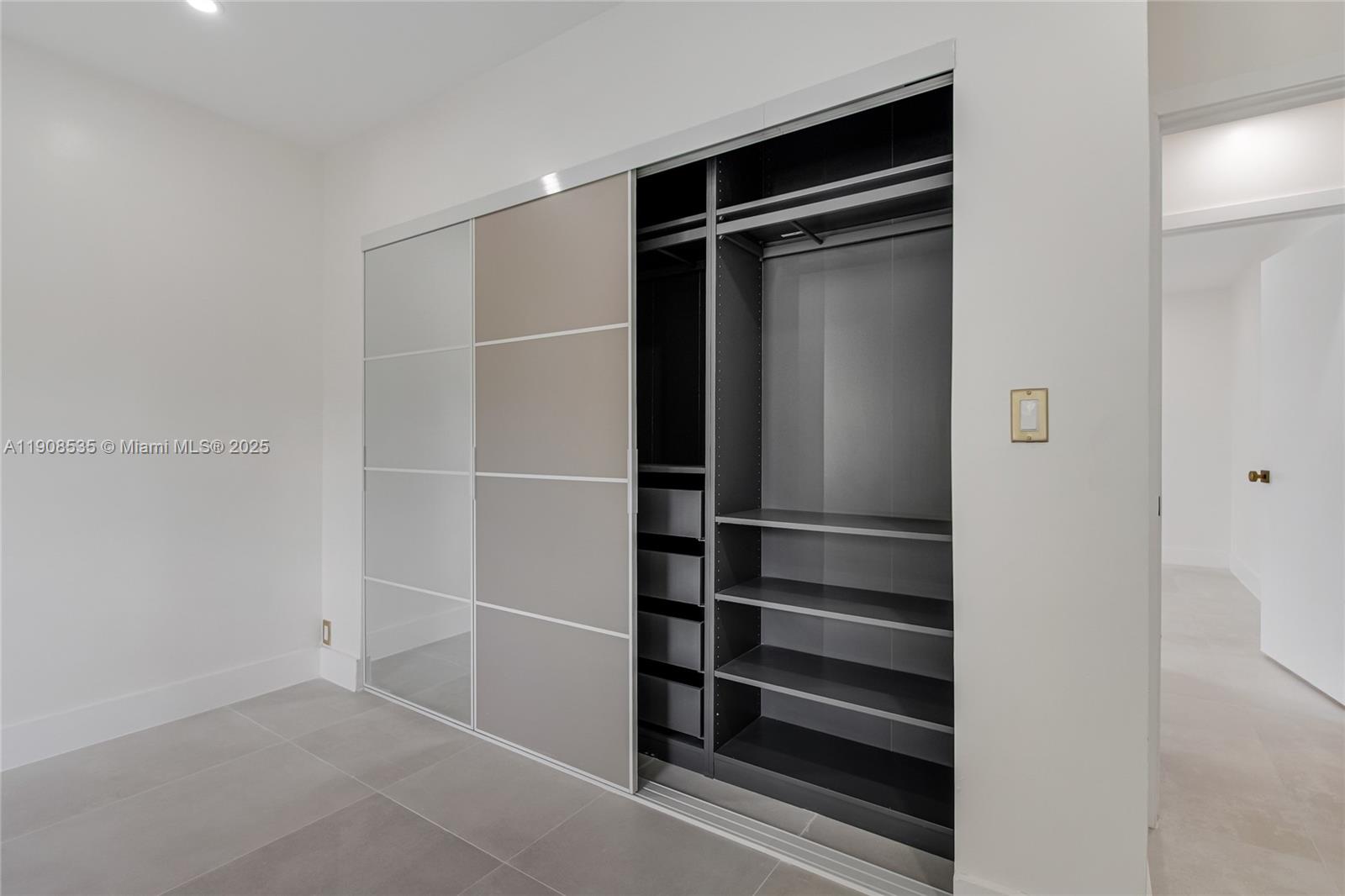 1244 SW 14th St Miami, FL 33145