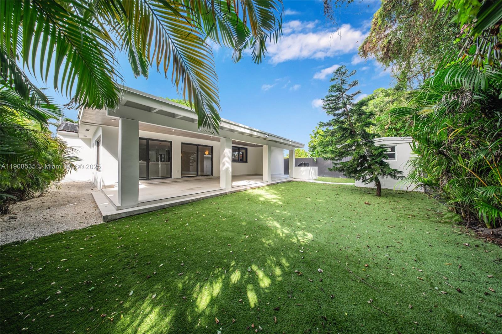 1244 SW 14th St Miami, FL 33145