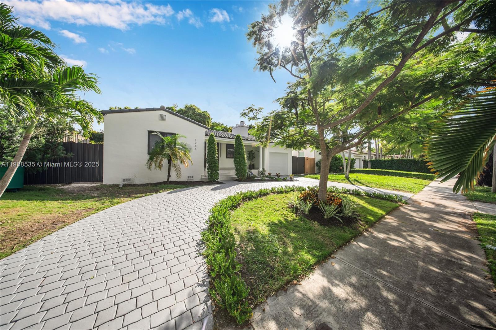 1244 SW 14th St Miami, FL 33145