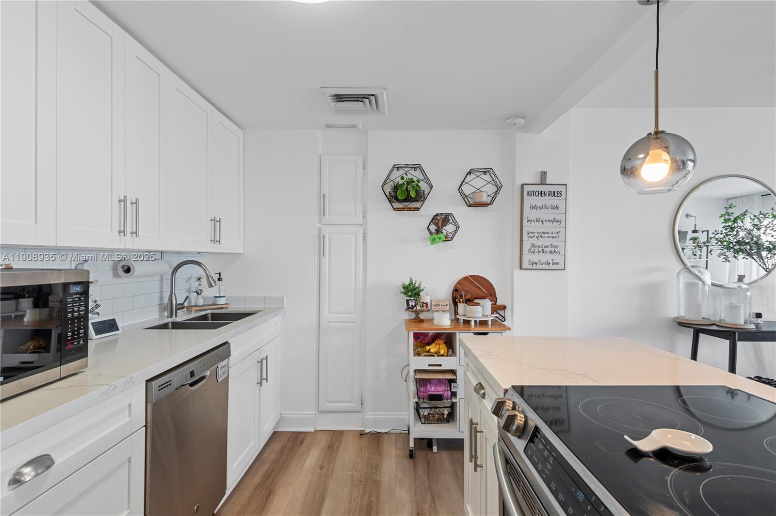 2451 Brickell Ave #16K