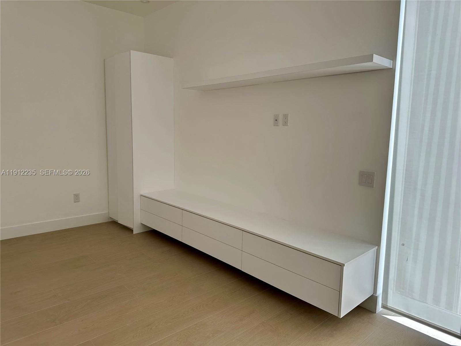 image Casa Del Mar Condos12