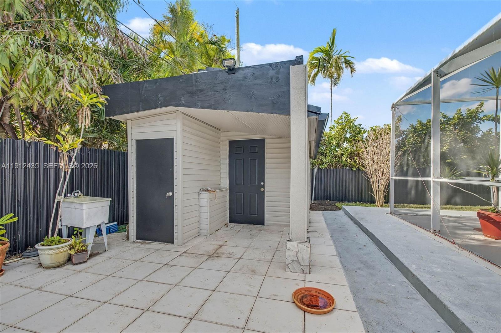 5936 SW 29th St Miami, FL 33155