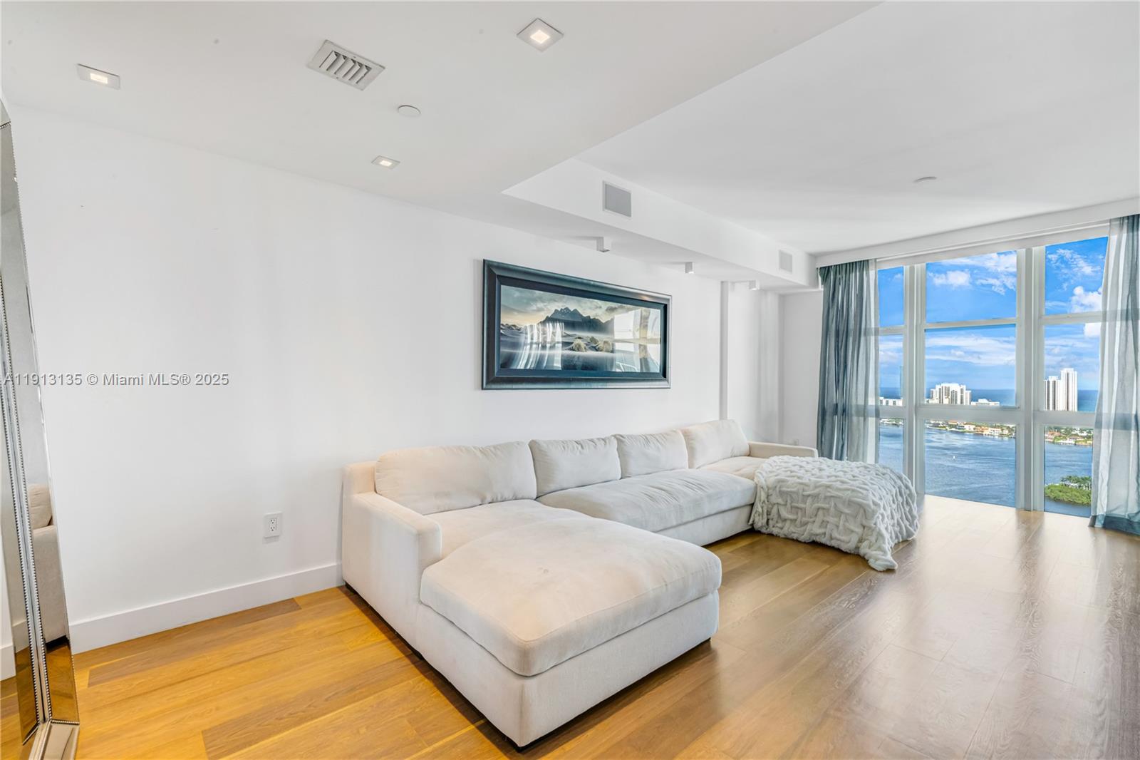 3301 NE 183rd St #3008 Aventura, FL 33160