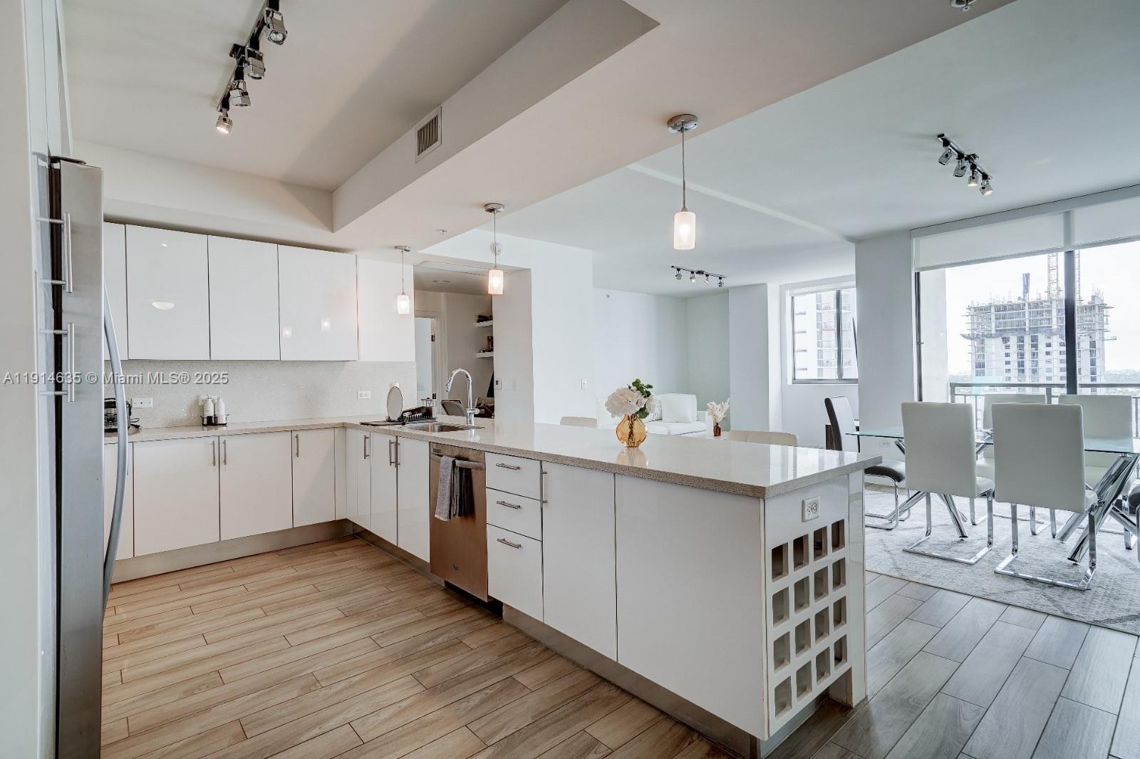 999 SW 1st Ave #1612