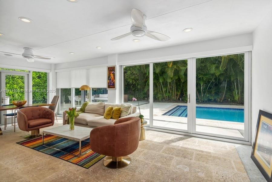 8215 SW 63rd Pl Miami, FL 33143