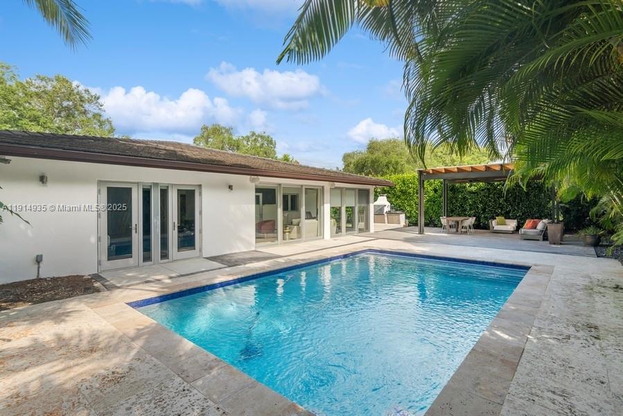 8215 SW 63rd Pl Miami, FL 33143