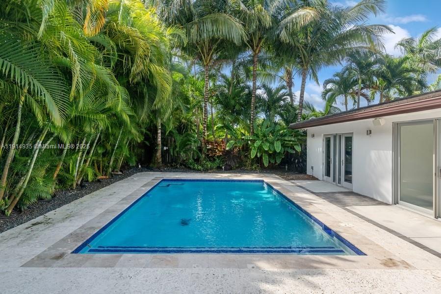 8215 SW 63rd Pl Miami, FL 33143