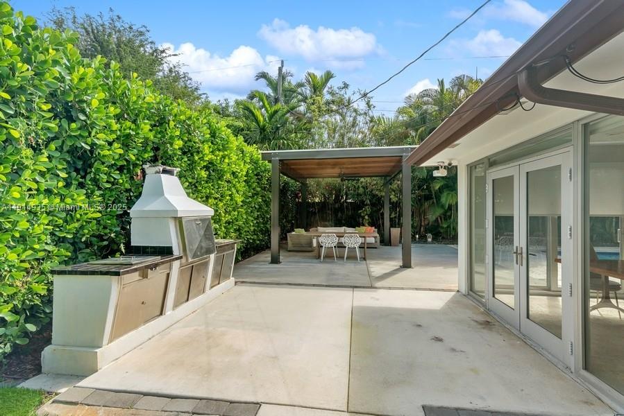 8215 SW 63rd Pl Miami, FL 33143