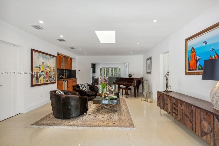 8215 SW 63rd Pl Miami, FL 33143