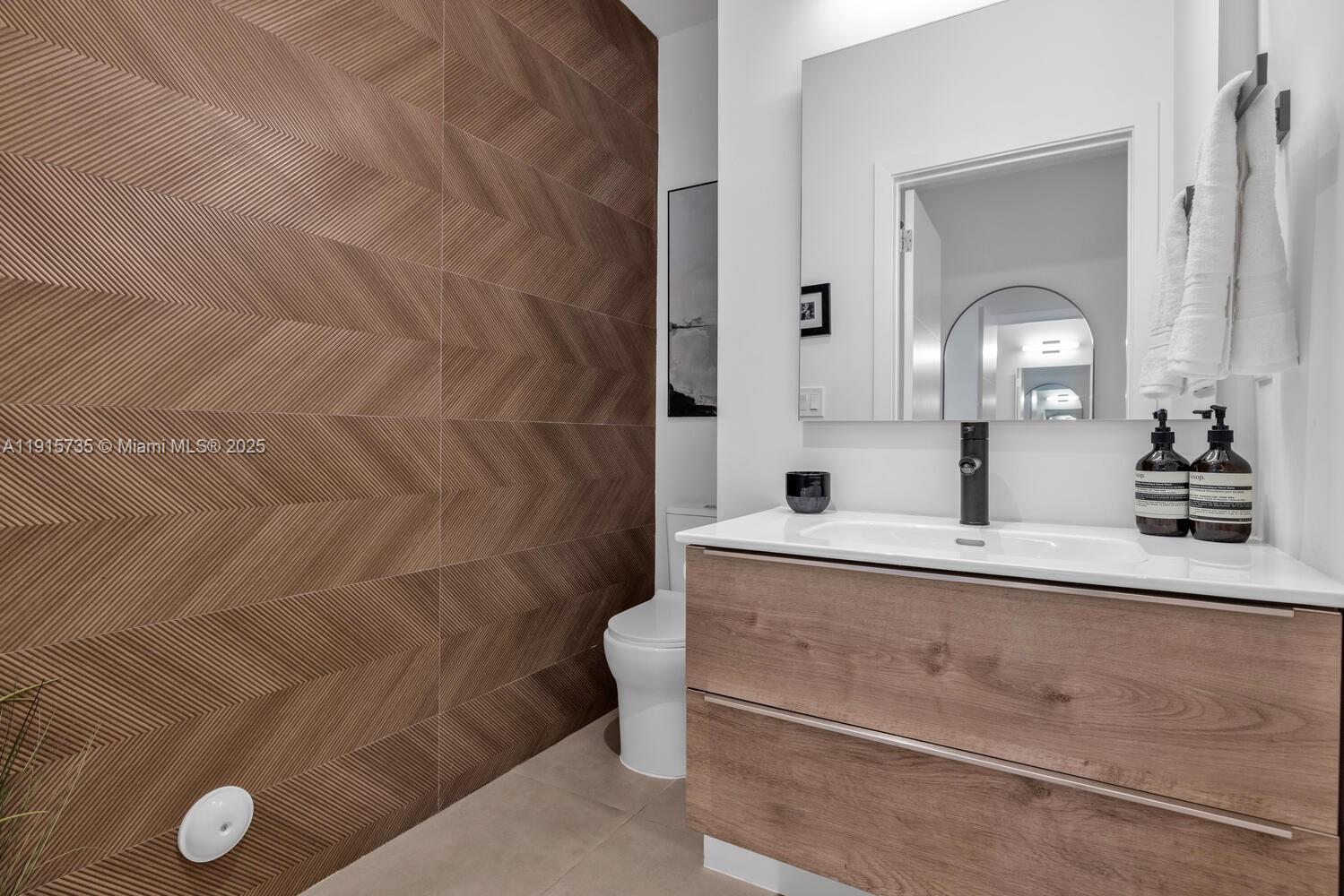 2851 SW 33rd Ct #2851 Miami, FL 33133