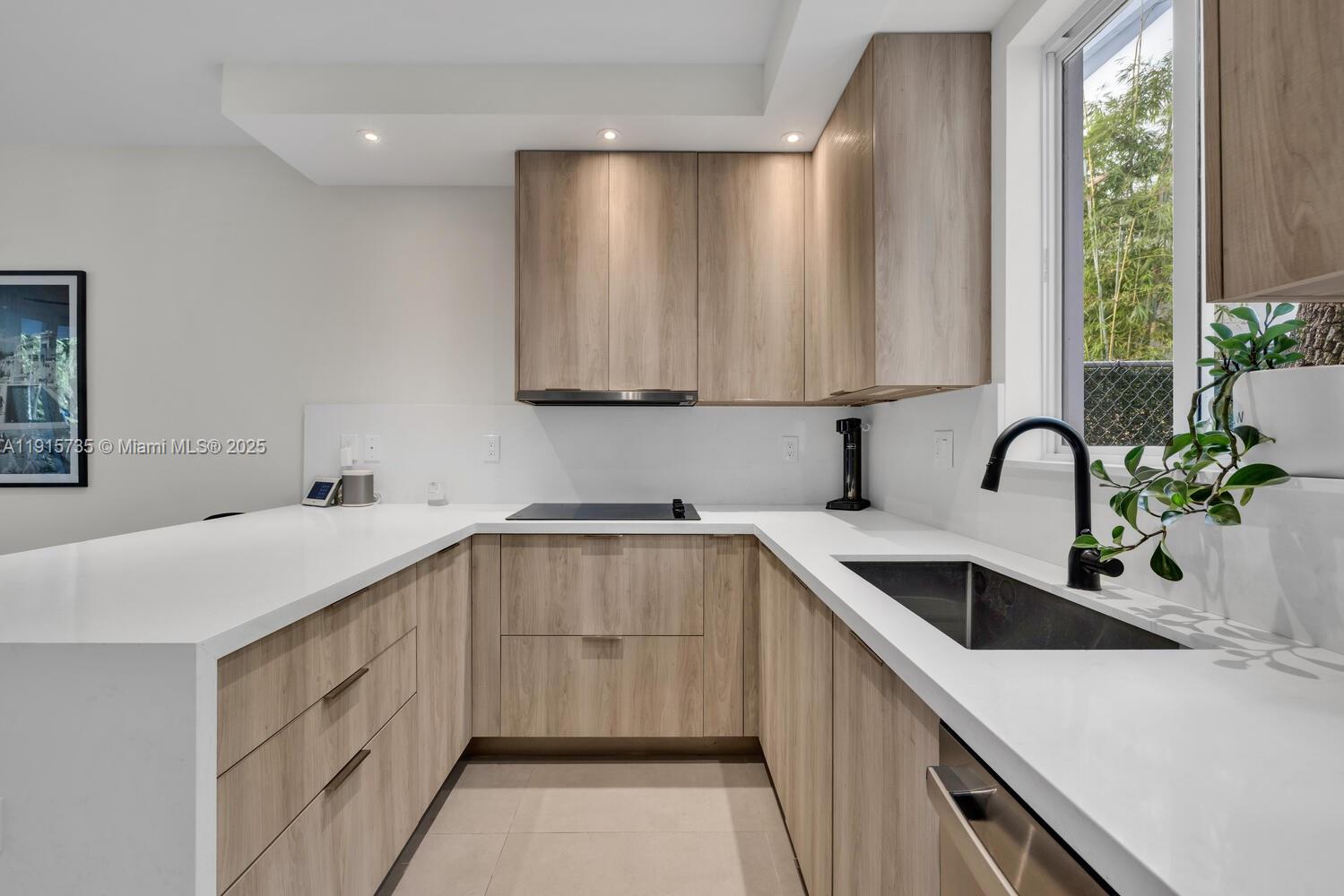 2851 SW 33rd Ct #2851 Miami, FL 33133