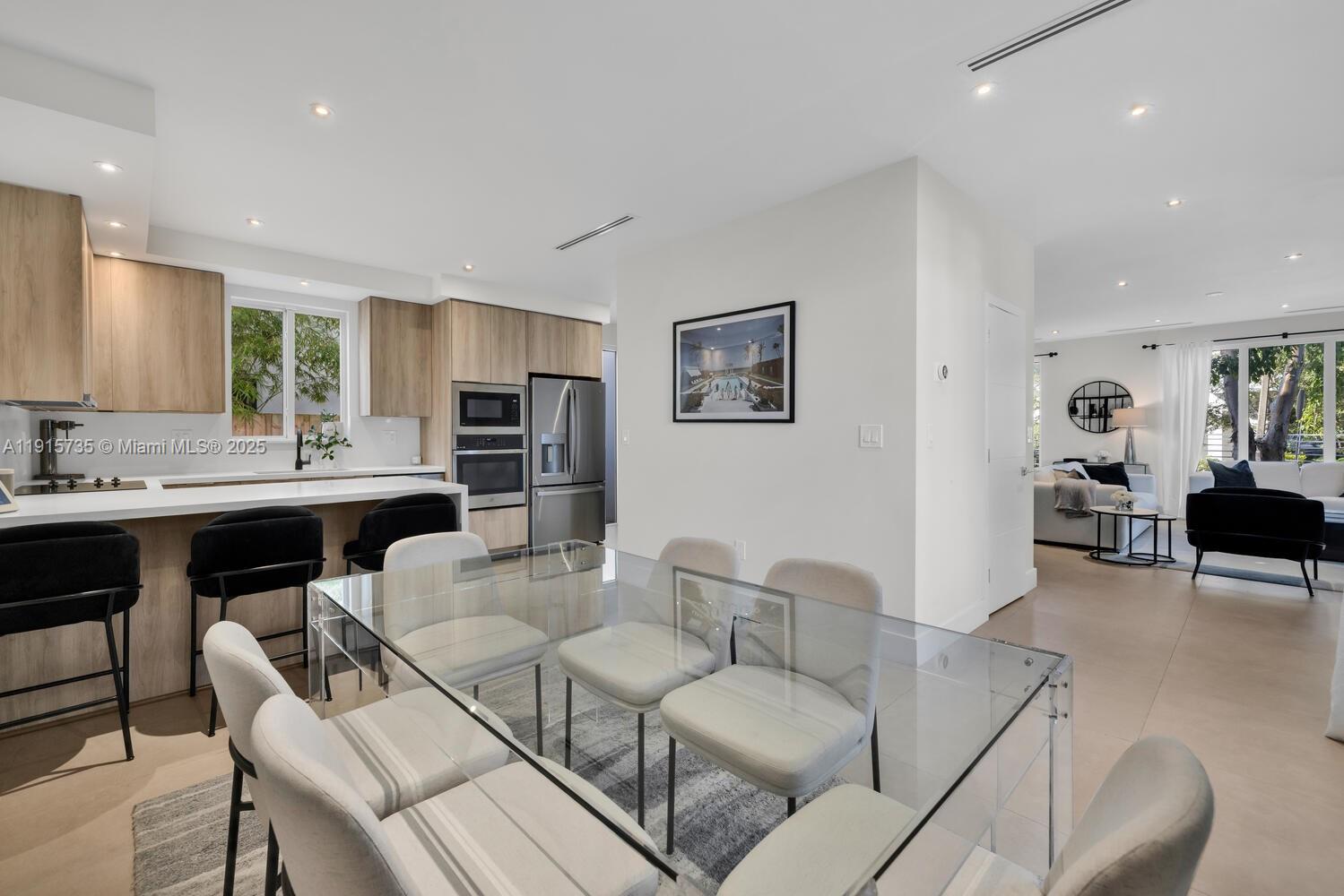 2851 SW 33rd Ct #2851 Miami, FL 33133