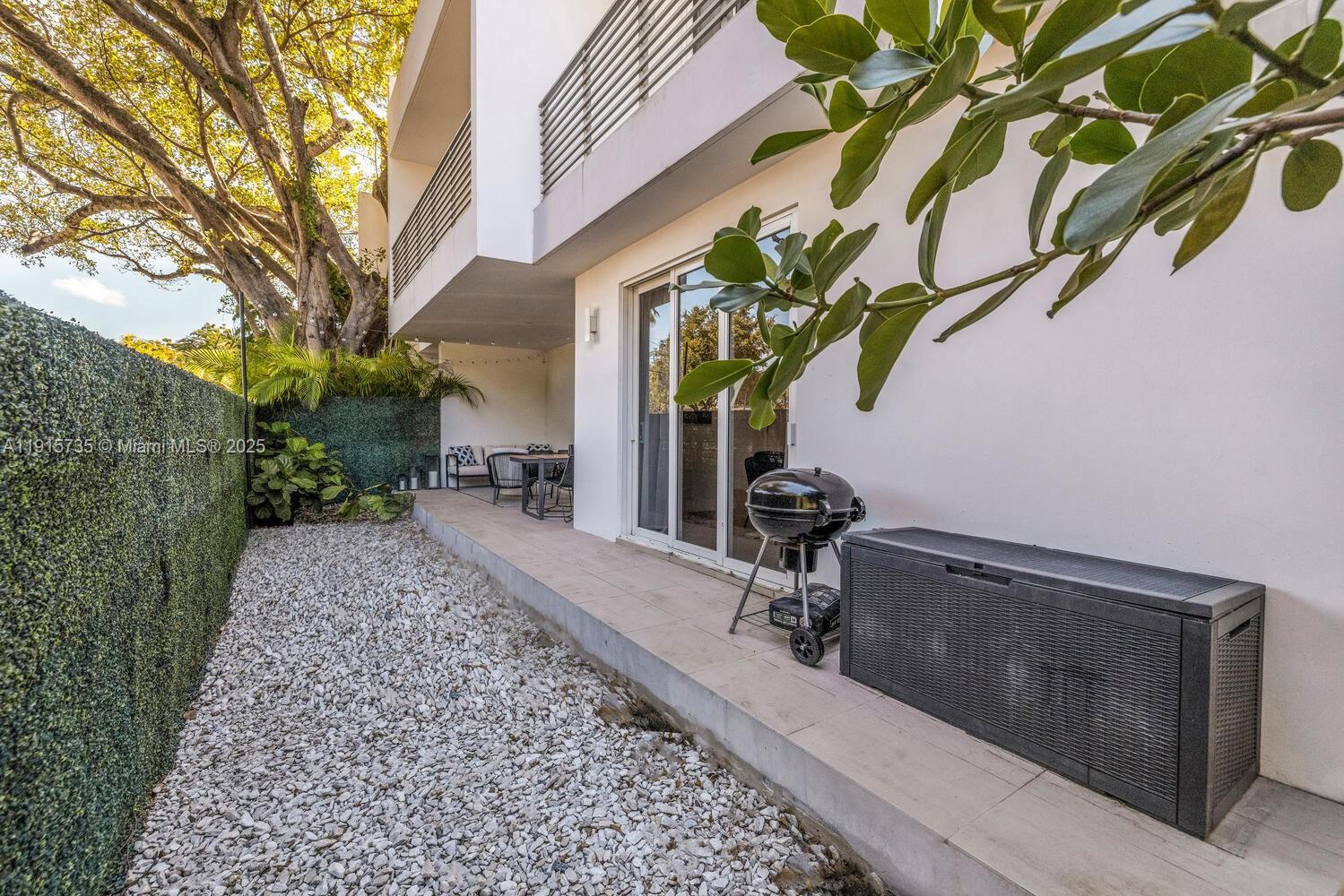 2851 SW 33rd Ct #2851 Miami, FL 33133