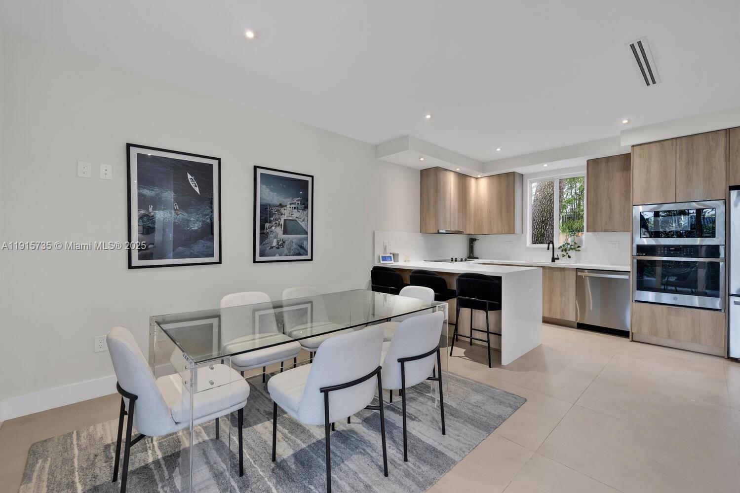 2851 SW 33rd Ct #2851 Miami, FL 33133