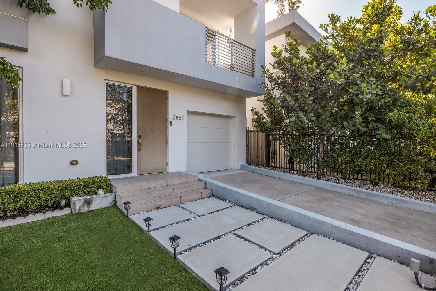 2851 SW 33rd Ct #2851 Miami, FL 33133