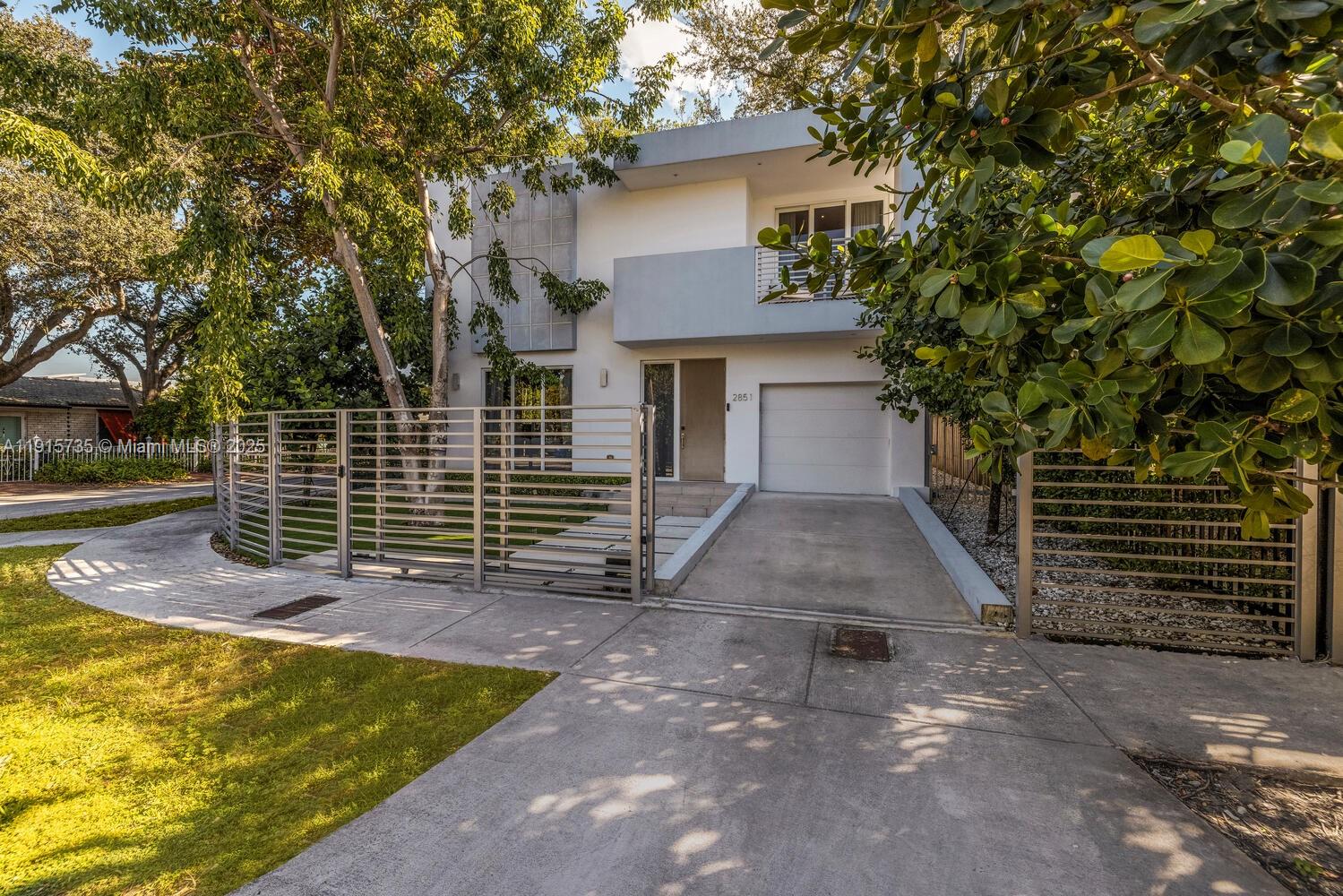 2851 SW 33rd Ct #2851 Miami, FL 33133