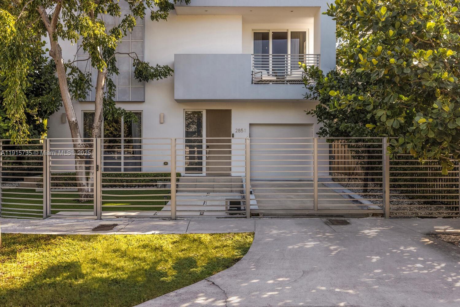 2851 SW 33rd Ct #2851 Miami, FL 33133