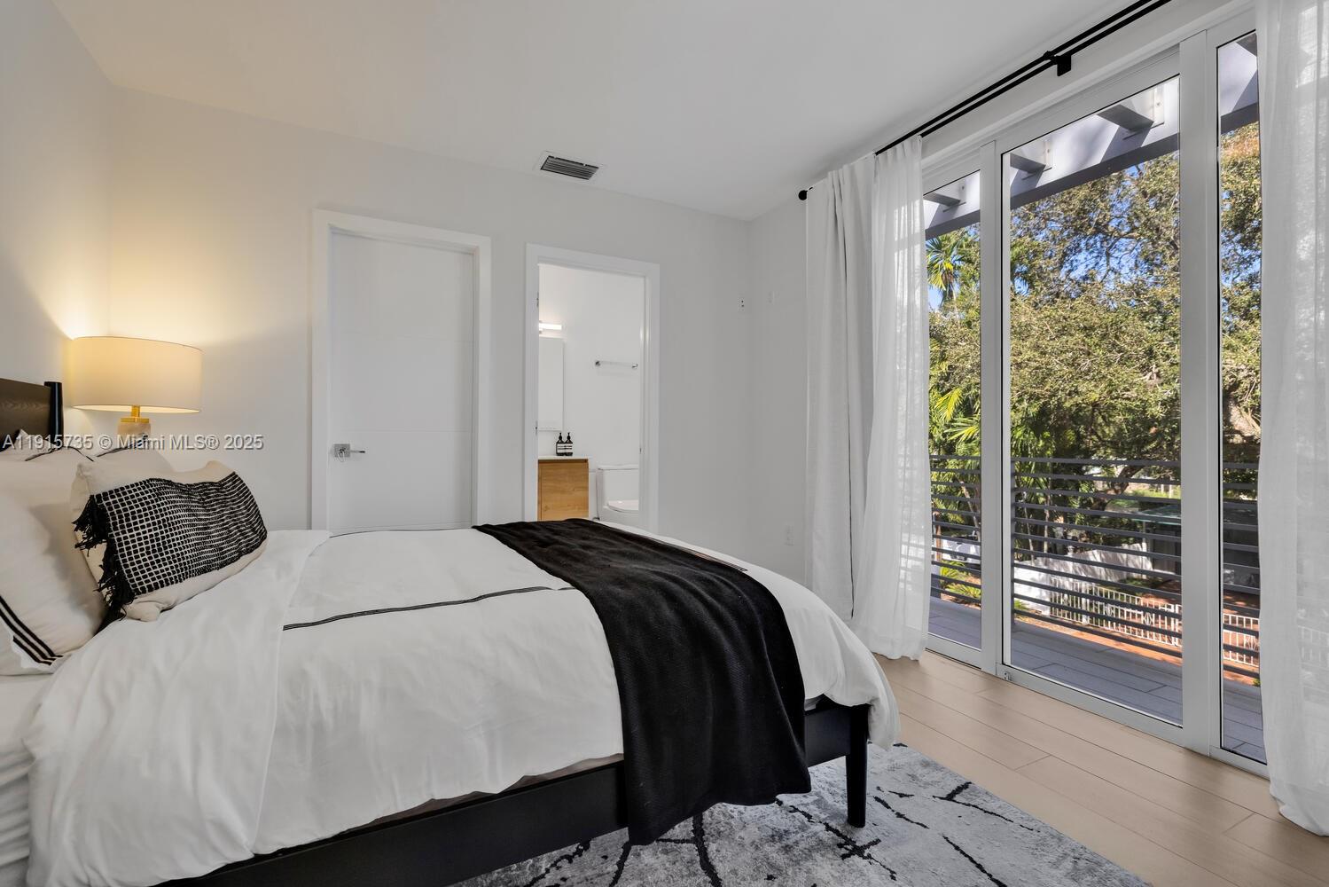 2851 SW 33rd Ct #2851 Miami, FL 33133