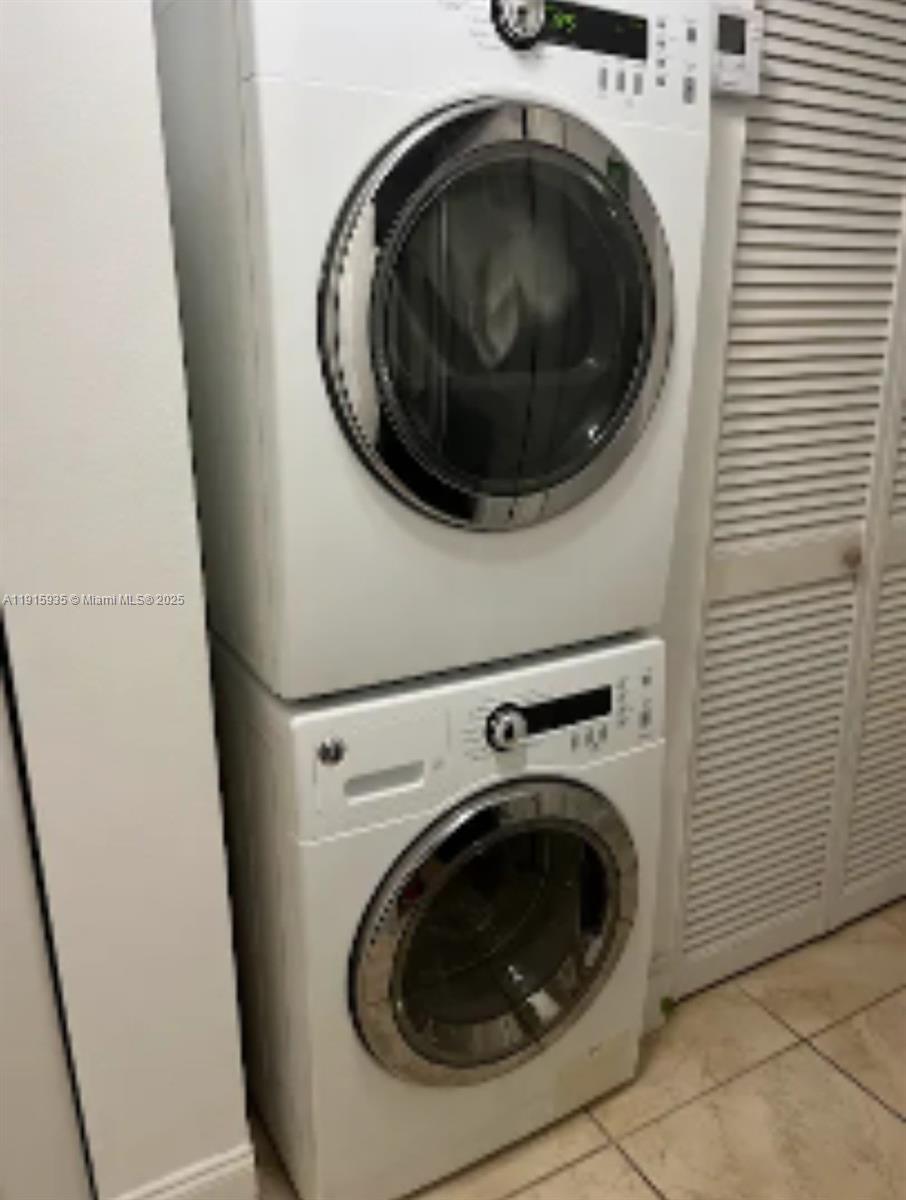 830 NE 199th St #102A Miami, FL 33179