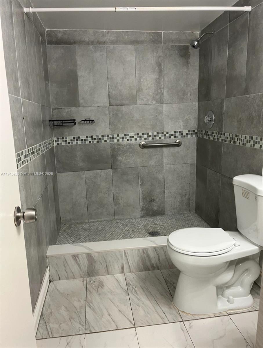 830 NE 199th St #102A Miami, FL 33179