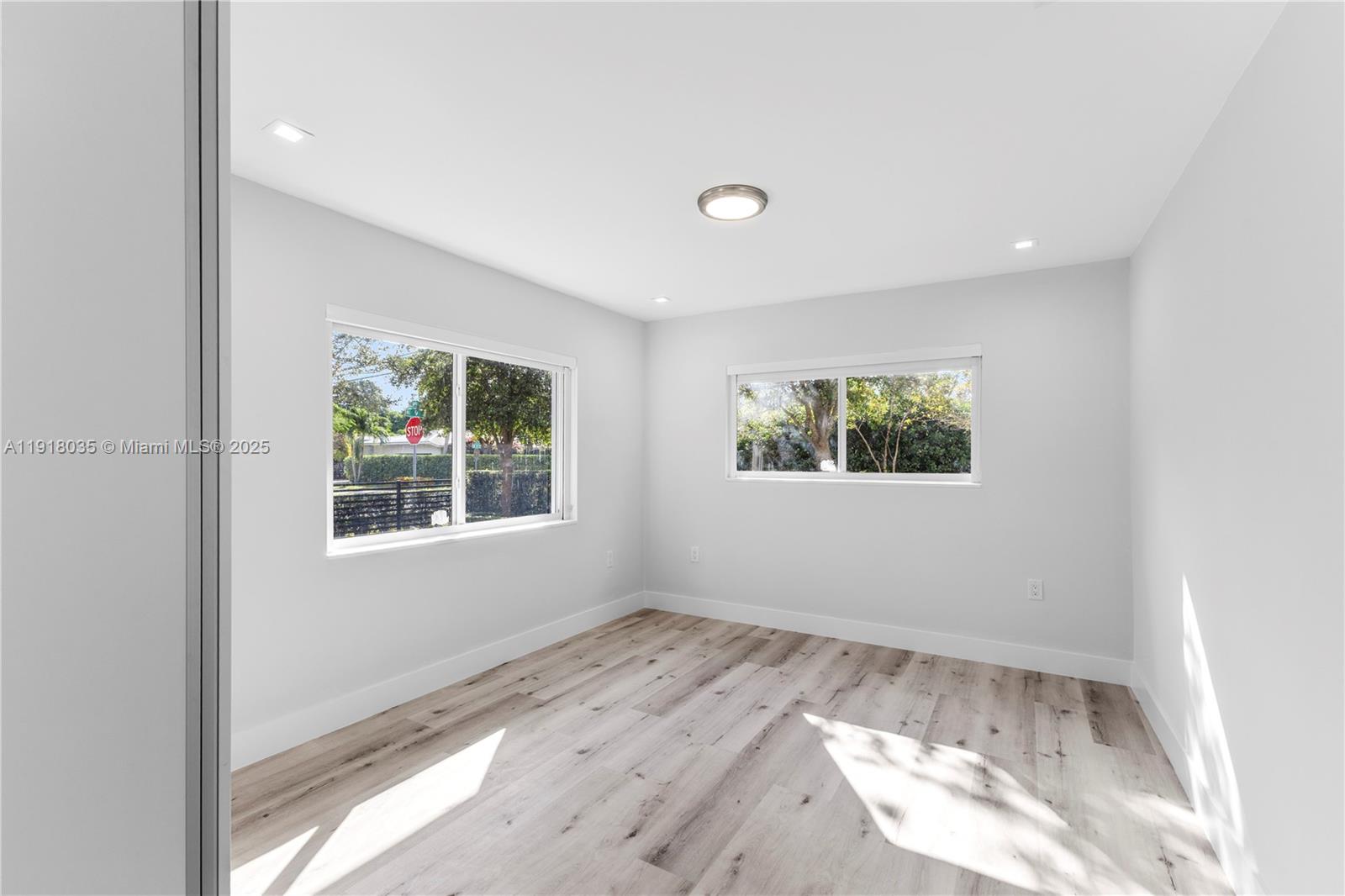 8910 NE 9th Ct Miami, FL 33138