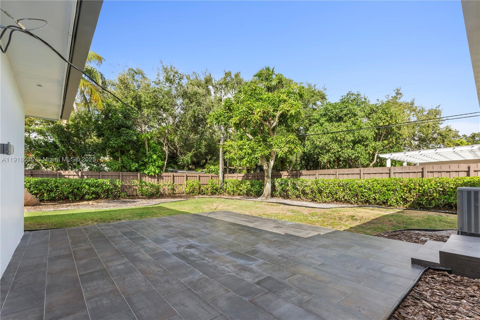 8910 NE 9th Ct Miami, FL 33138