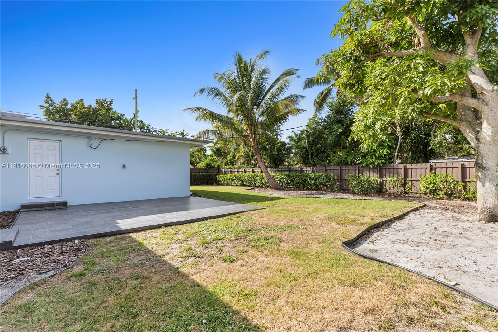 8910 NE 9th Ct Miami, FL 33138