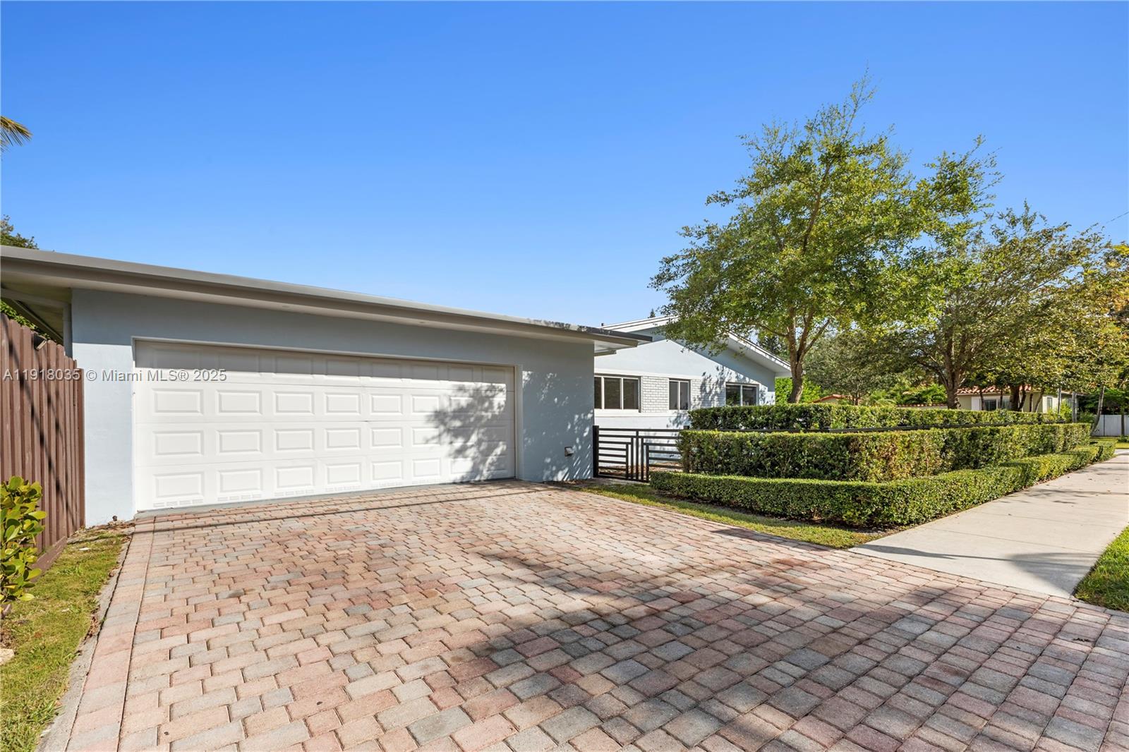 8910 NE 9th Ct Miami, FL 33138