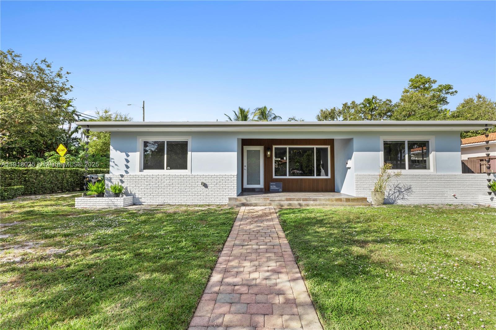 8910 NE 9th Ct Miami, FL 33138