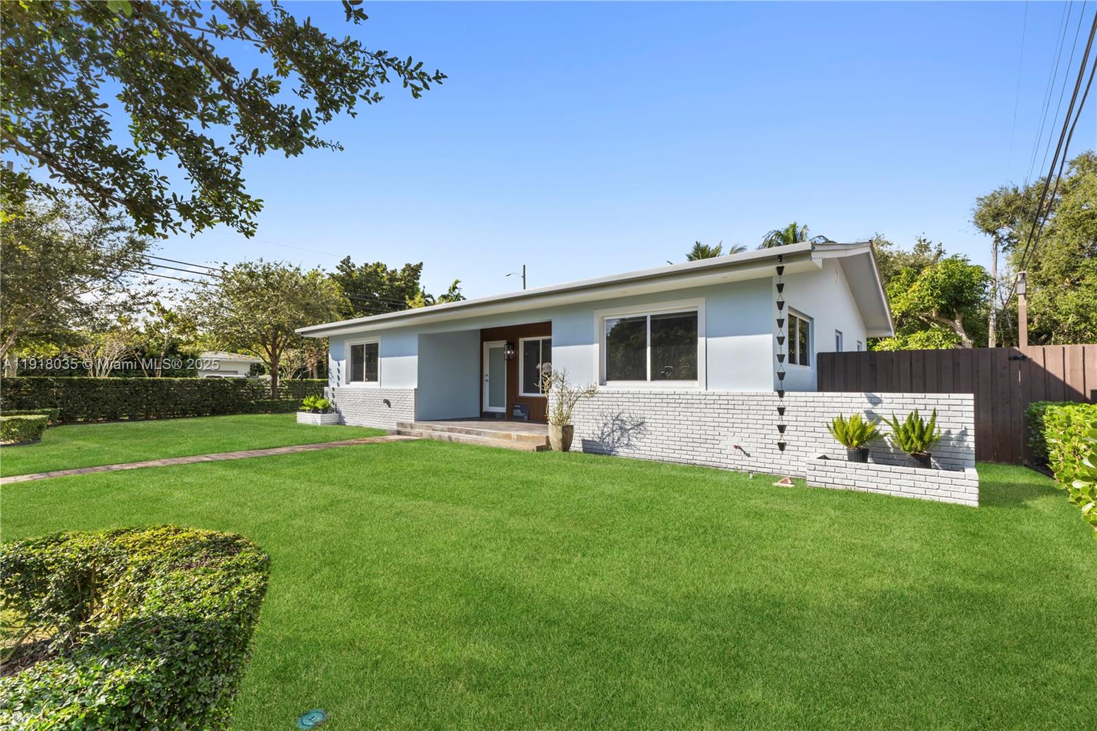 8910 NE 9th Ct Miami, FL 33138