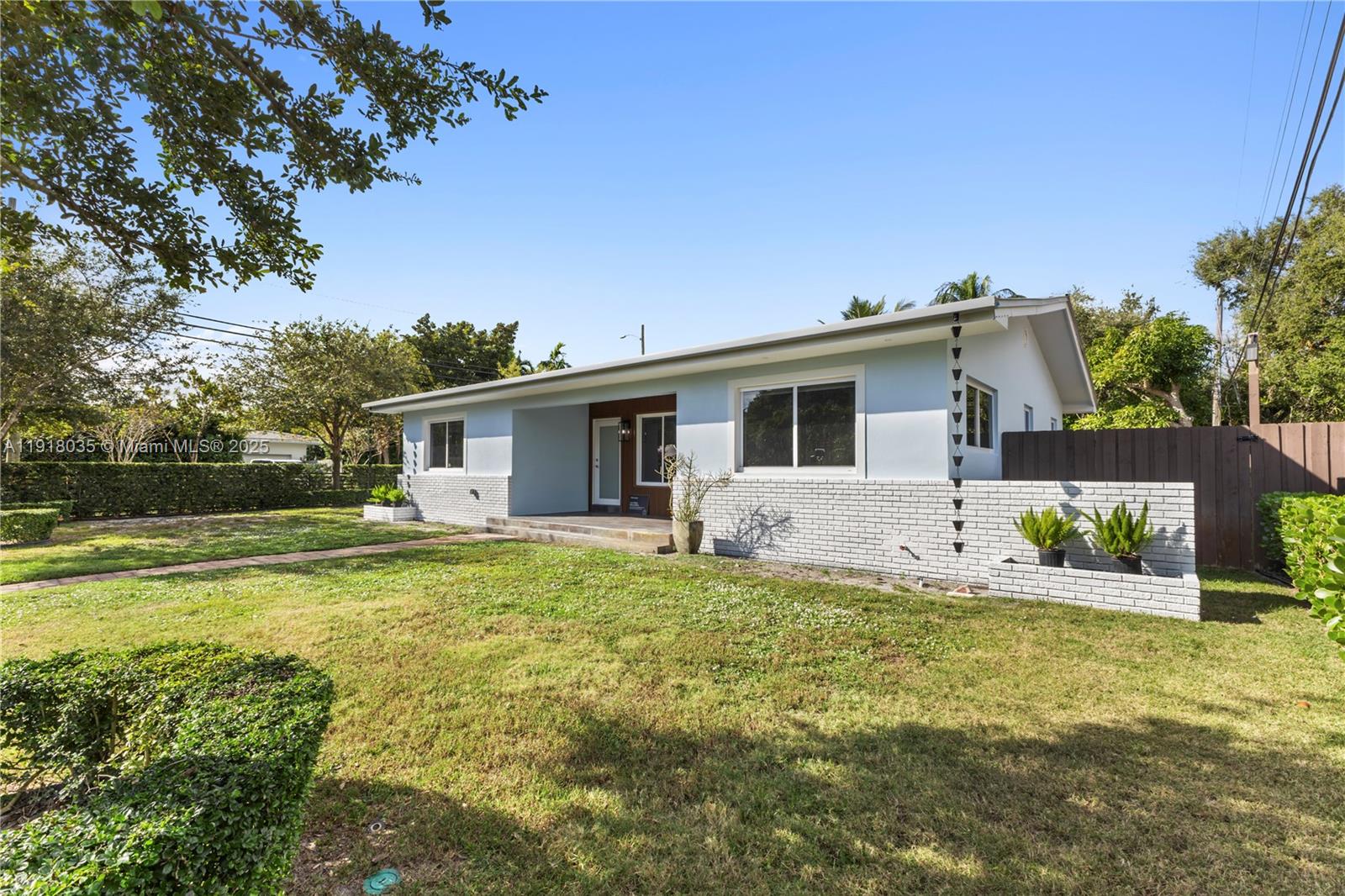 8910 NE 9th Ct Miami, FL 33138