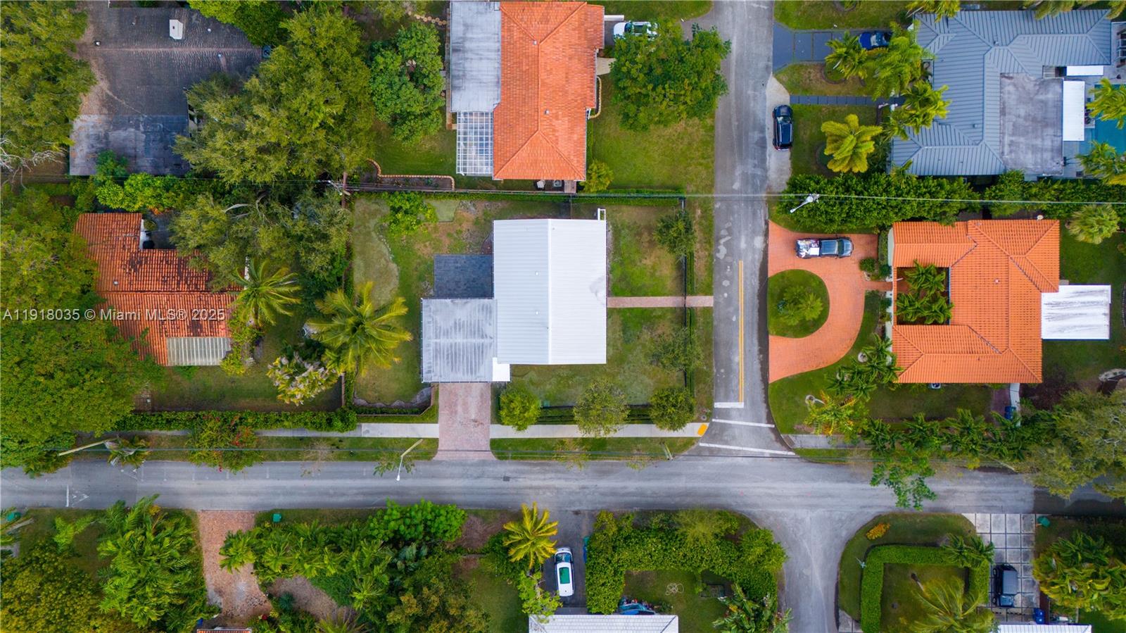 8910 NE 9th Ct Miami, FL 33138