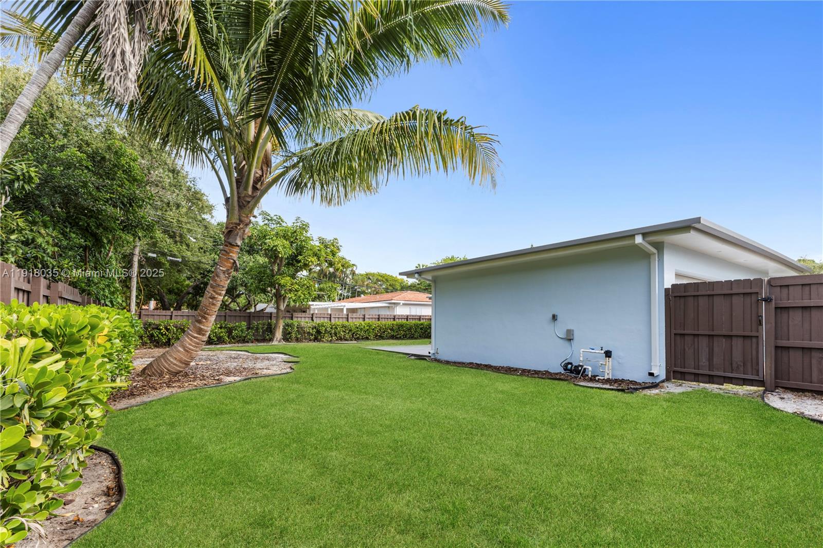 8910 NE 9th Ct Miami, FL 33138