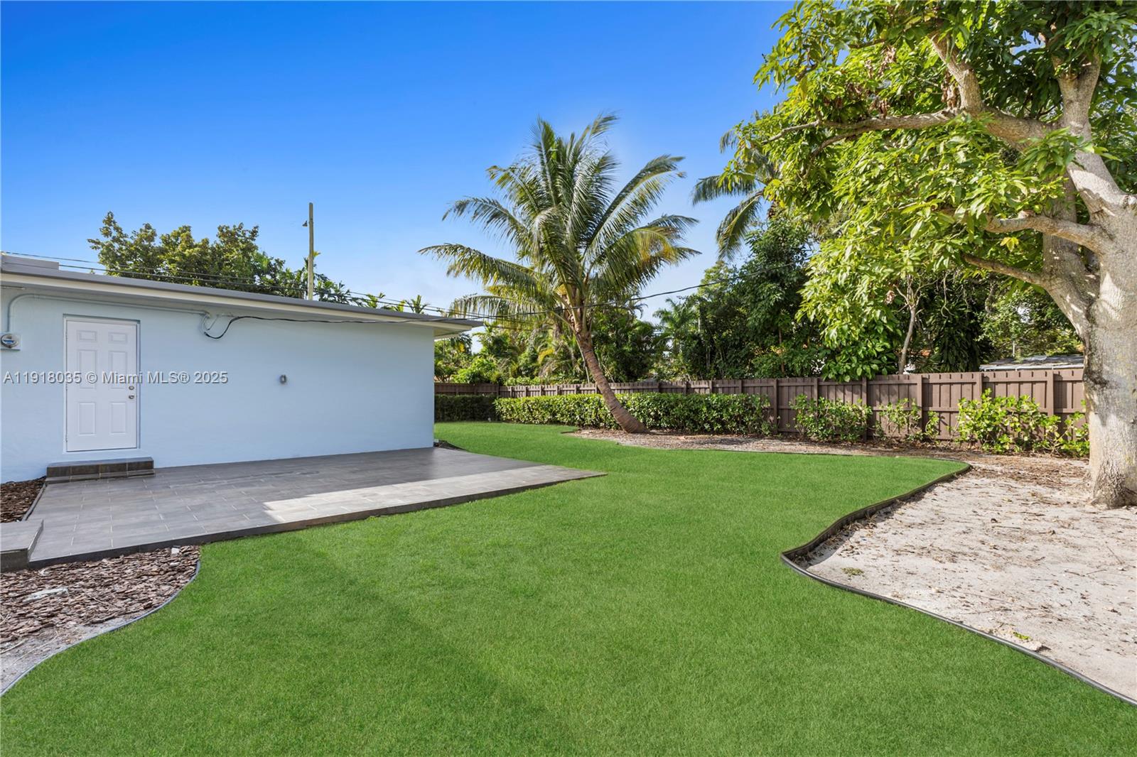 8910 NE 9th Ct Miami, FL 33138