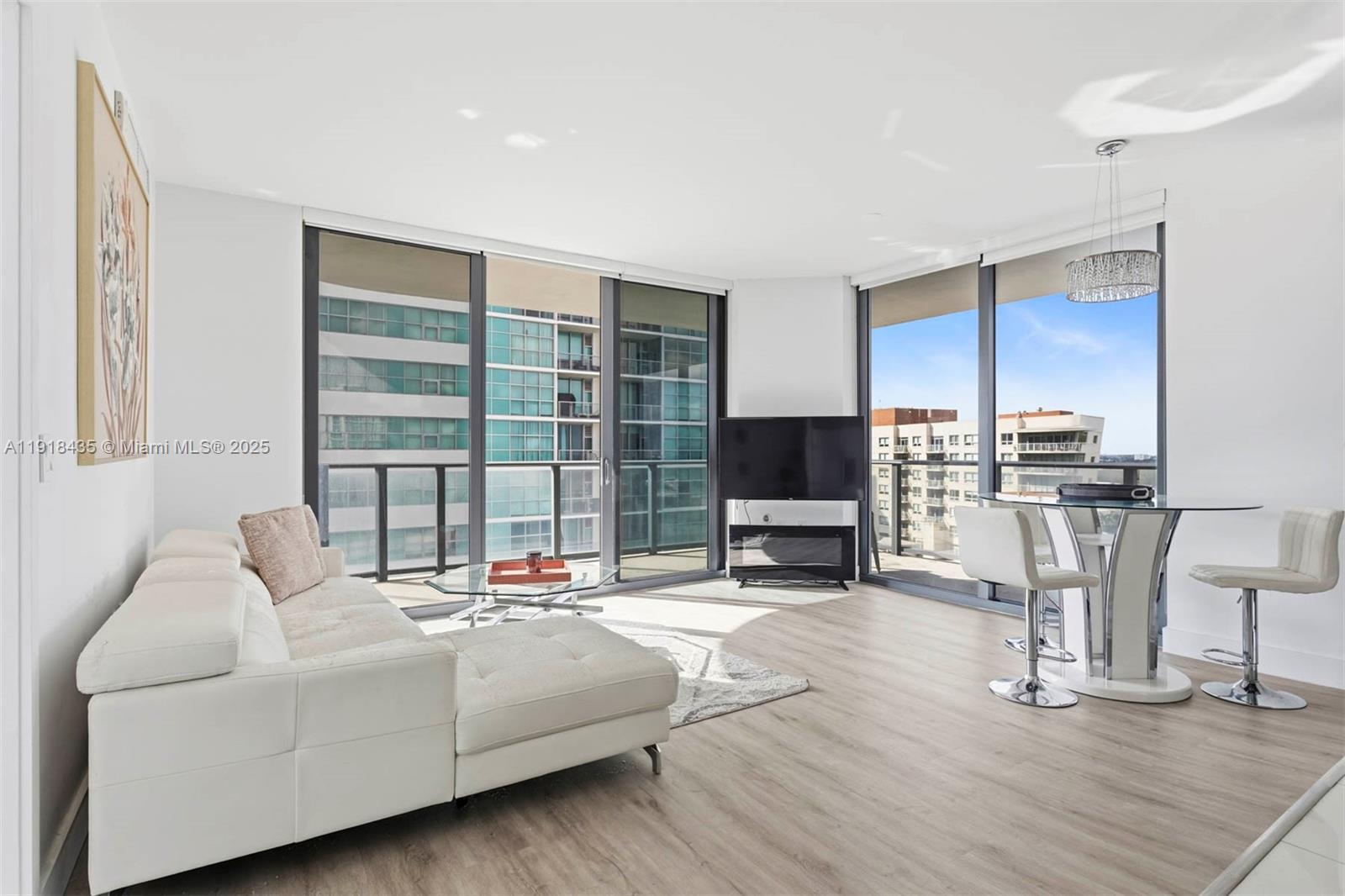 121 NE 34th St #1001