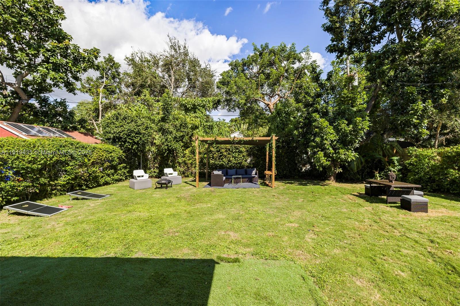 285 NW 45th St Miami, FL 33127