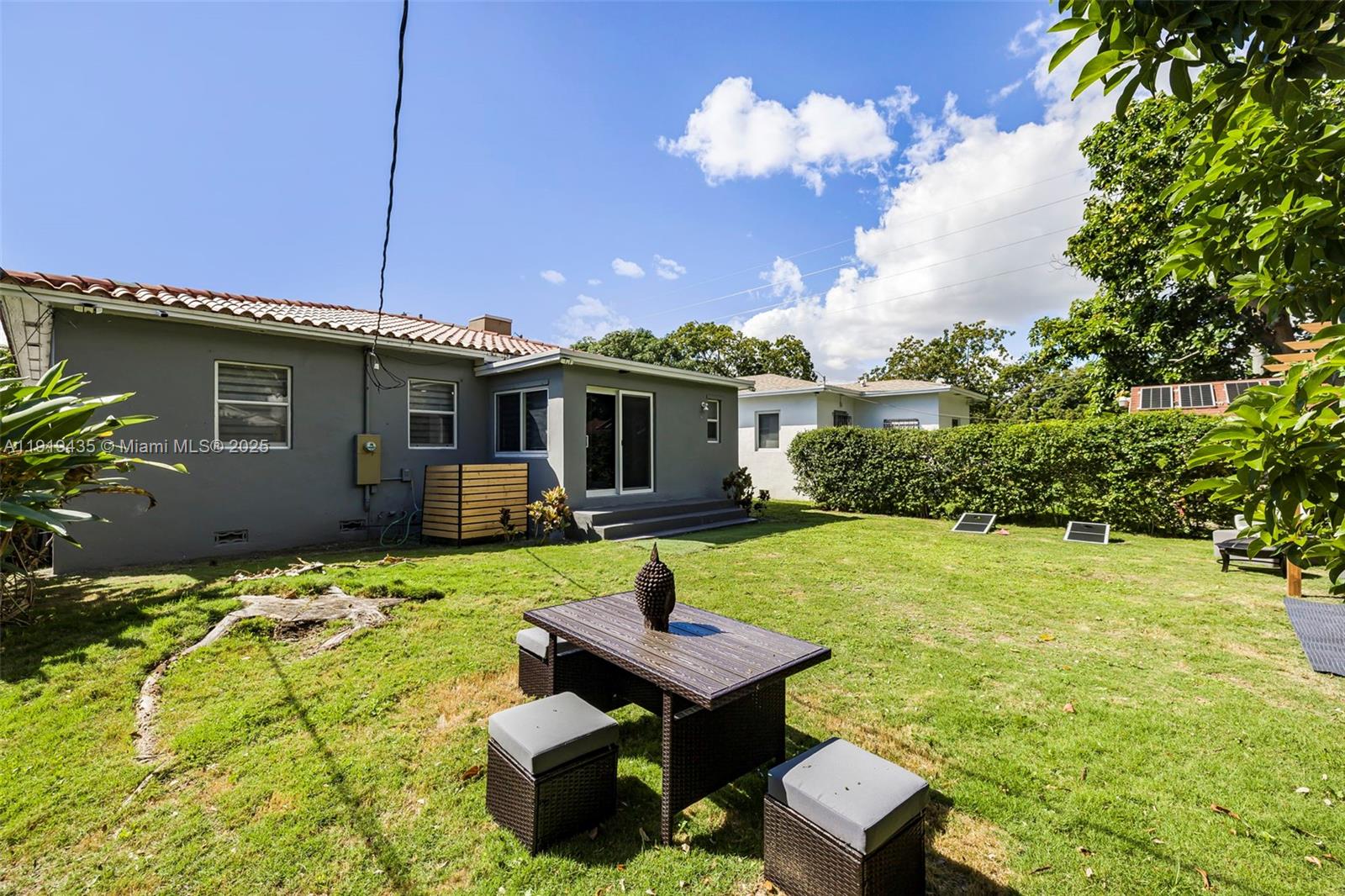 285 NW 45th St Miami, FL 33127