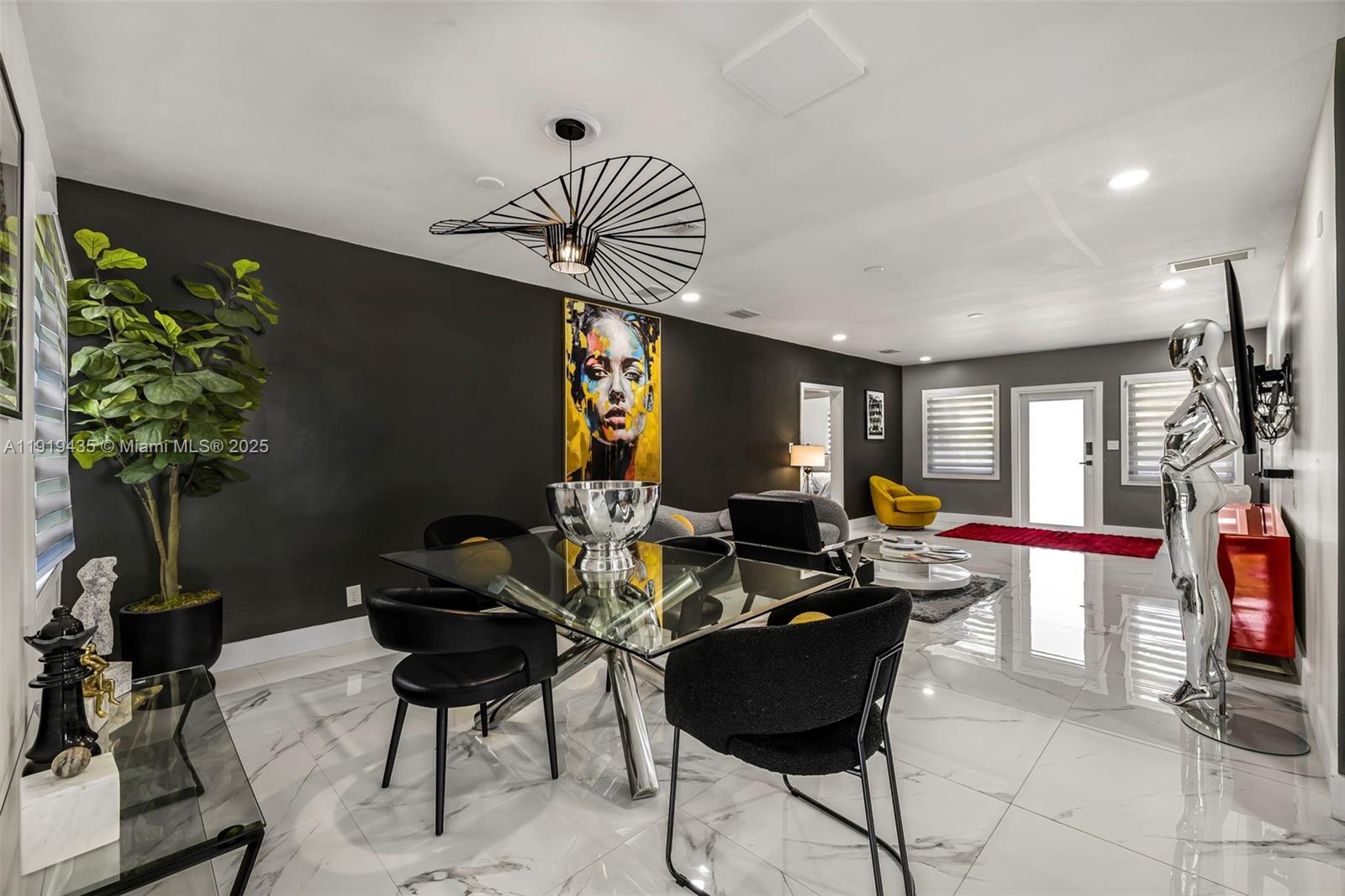 285 NW 45th St Miami, FL 33127