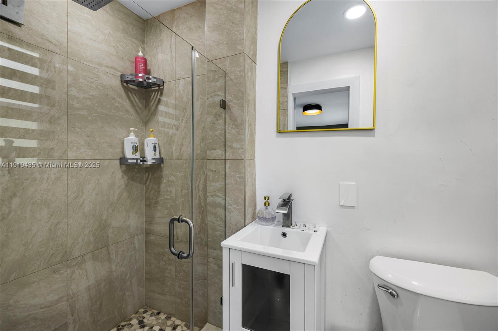 285 NW 45th St Miami, FL 33127